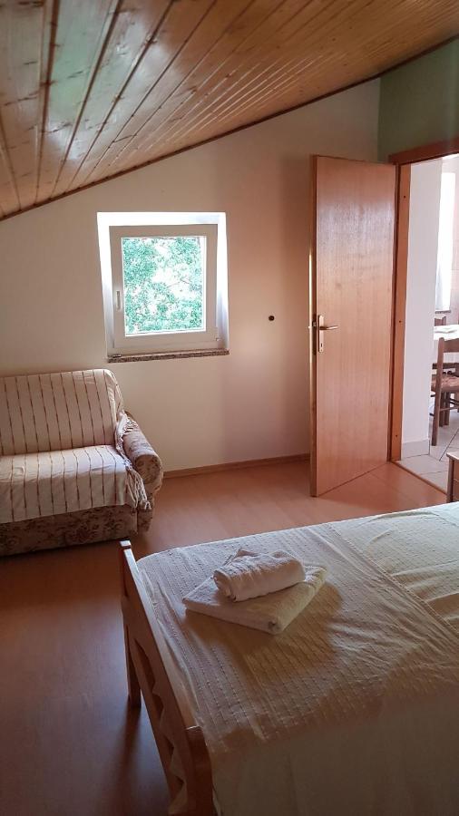 Margareta Apartment Sveti Ivan Dobrinjski Bagian luar foto