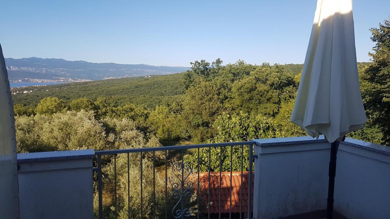 Margareta Apartment Sveti Ivan Dobrinjski Bagian luar foto